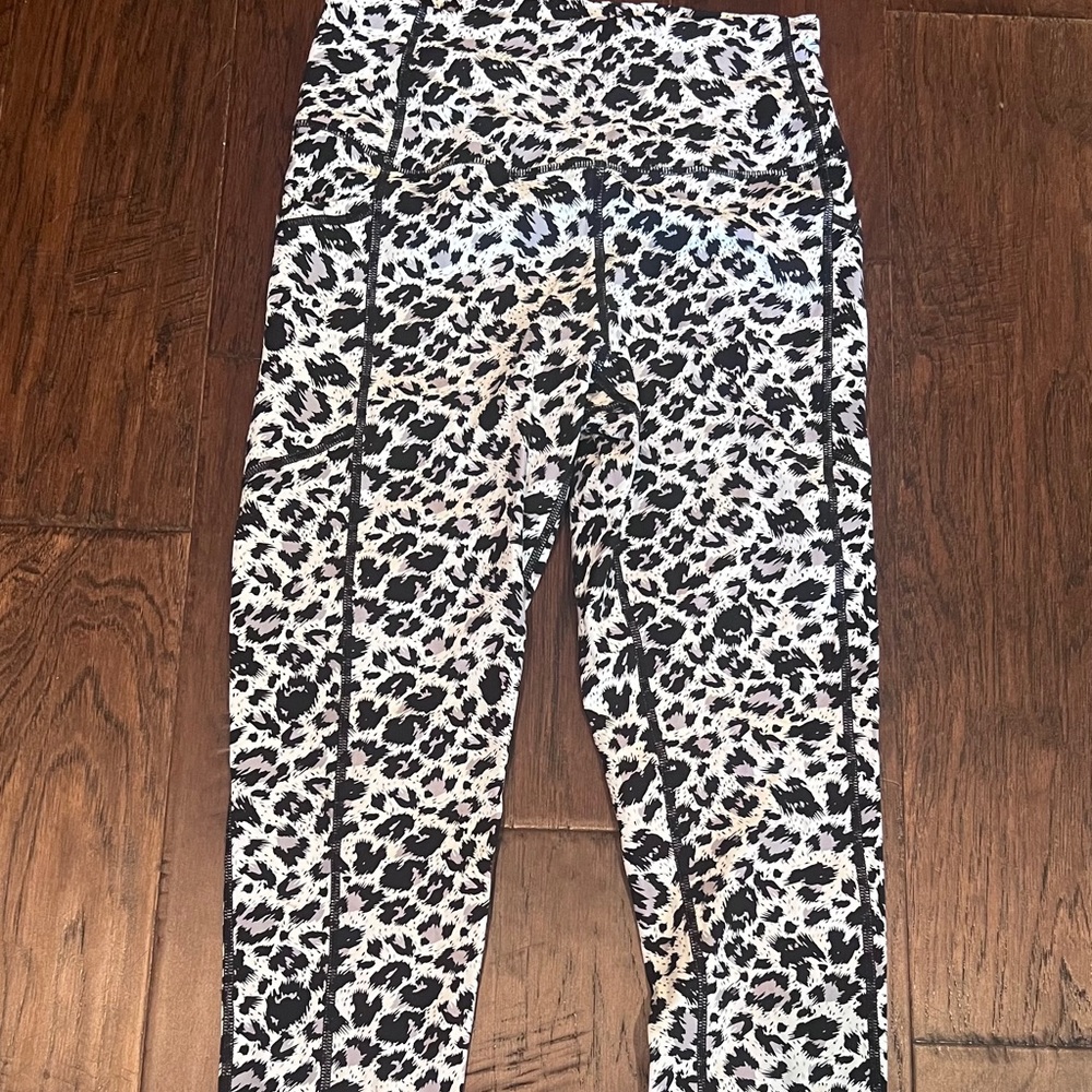 Zyia Snow Leopard Leggings